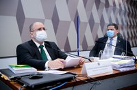 Em sabatina na CCJ, Aras reafirma independência do MP e nega alinhamento com Bolsonaro