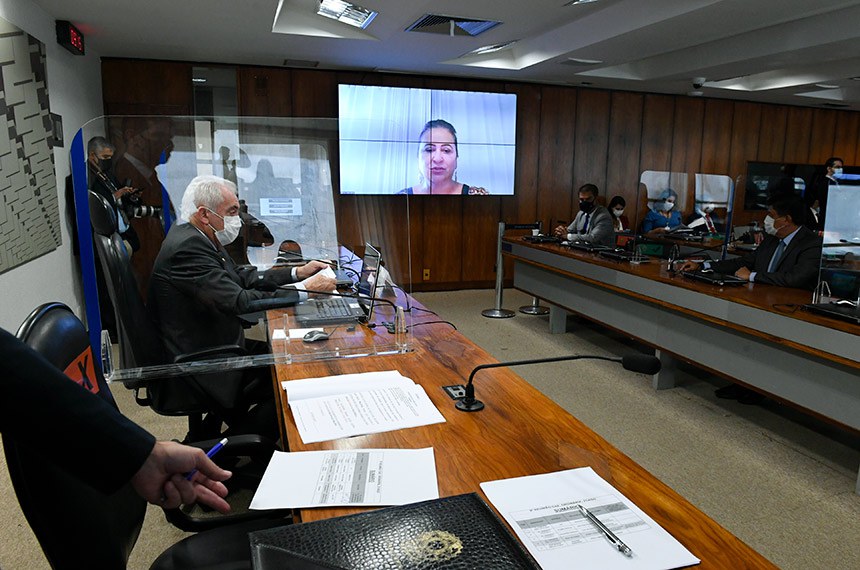 Comissão de Assuntos Econômicos (CAE) realiza reunião semipresencial com 5 itens. Entre eles, o PL 4.199/2020, que institui programa de transporte de cabotagem (BR do Mar).  Em pronunciamento via videoconferência, senadora Kátia Abreu (PP-TO).  À mesa, presidente da CAE, senador Otto Alencar (PSD-BA).  Bancada: senador Carlos Viana (PSD-MG); senador Nelsinho Trad (PSD-MS).    Foto: Roque de Sá/Agência Senado