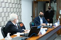 Senadores cobram de ministro preparo do Brasil para Conferência do Clima