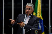 Girão cobra sabatina de André Mendonça para vaga no STF