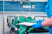 Sancionada lei que regulamenta visitas virtuais a pacientes internados