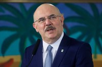 CE ouvirá Milton Ribeiro por declarações sobre acesso à universidade e à educação inclusiva