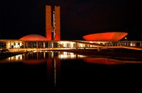 Dia Mundial do Coração é celebrado com iluminação vermelha do Congresso