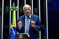 Oriovisto diz que brasileiros recebem em real e pagam imposto em dólar