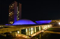 Iluminação azul mostra apoio do Congresso ao Dia Nacional do Surdo