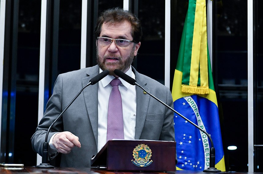 O senador Plinio Valério (PSDB-AM) disse estar preocupado com a crise hídrica, que leva também a uma crise energética por encarecer o preço da energia elétrica no País