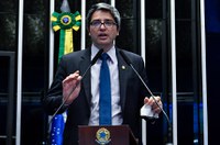 Portinho reclama do esvaziamento do Tom Jobim para favorecer privatização do Santos Dumont