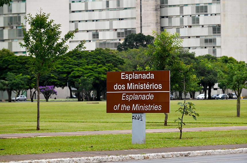 Placa da Esplanada dos Ministérios.  Foto: Geraldo Magela/Agência Senado