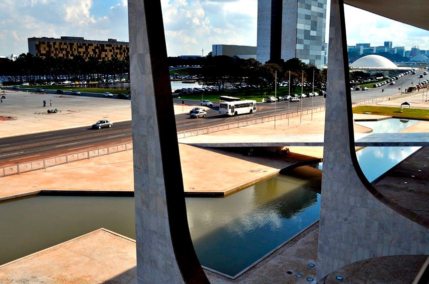 BIE - Fachada do Palácio do Planalto, Brasília (DF). Ao fundo, Congresso Nacional.  Foto: Thiago Melo/Flickr