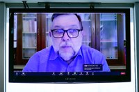 CDH aprova abono de faltas para acompanhar dependente hospitalizado