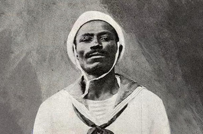 Almirante João Cândido Felisberto (1880-1969), conhecido como "Almirante Negro",  foi o principal líder da Revolta da Chibata, ocorrida no Rio de Janeiro em 1910, que acabou com os castigos corporais na Marinha de Guerra.