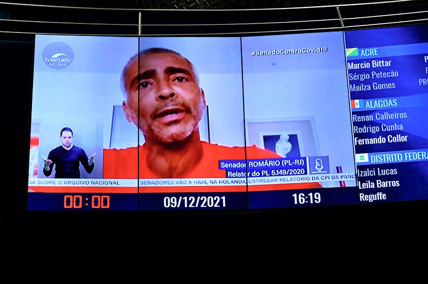 Plenário do Senado Federal durante sessão deliberativa ordinária semipresencial.   Na ordem do dia, o PL 5.149/2020 que prorrogar a isenção do Imposto sobre Produtos Industrializados (IPI) na aquisição de automóveis de passageiros e para estender o benefício para as pessoas com deficiência. Os senadores analisam, também, PL 1.665/2020 que dispõe sobre medidas de proteção asseguradas ao entregador que presta serviço por intermédio de empresa de aplicativo de entrega durante a vigência da emergência em saúde pública.  Em pronunciamento via videoconferência, senador Romário (PL-RJ).  Foto: Waldemir Barreto/Agência Senado