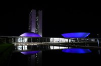 Congresso fica azul e roxo pelo Dia Mundial do Câncer