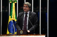 Carlos Portinho alerta que problemas na economia não podem ser resolvidos na 'canetada'