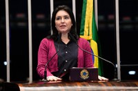 Simone Tebet se despede da liderança da Bancada Feminina e cobra políticas em defesa das mulheres