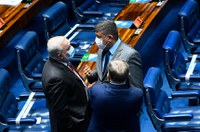 Combustíveis: arrecadação de ICMS e fontes para estabilizar preços dividem senadores