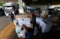 Senado arrecada 35 toneladas de doações para Petrópolis