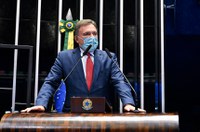 Álvaro Dias defende reconhecimento do Holodomor pelo Brasil