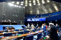 Combustíveis: a pedido do governo, votação de projetos é adiada para quinta