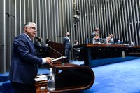 Girão espera agilidade na concessão de licenciamento para mina de fostato no Ceará