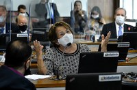 Adiada análise de mudança na Previdência que beneficia mães