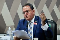 CCJ adia votação da PEC da reforma tributária