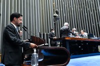 Senado aprova repasse de precatórios do Fundeb para pagamento de professores