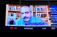 Paim lembra que mais de 30 milhões de brasileiros não têm acesso à água tratada