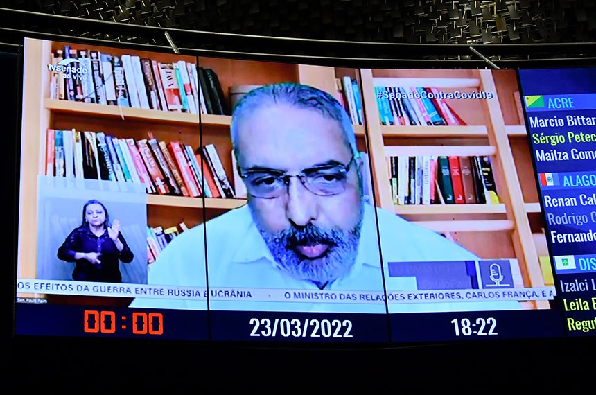 Plenário do Senado Federal durante sessão deliberativa ordinária semipresencial.   Na ordem do dia, o PL 4.287/2020, que inclui o Plano Nacional de Prevenção e Enfrentamento à Violência contra a Mulher como instrumento de implementação da Política Nacional de Segurança Pública e Defesa Social (PNSPDS). Os senadores analisam, também, o PL 1.518/2021, que Institui a Política Nacional Aldir Blanc de Fomento à Cultura.    Senador Paulo Paim (PT-RS) em pronunciamento via videoconferência.   Foto: Waldemir Barreto/Agência Senado