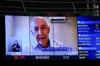 Confúcio lamenta evasão escolar no Brasil