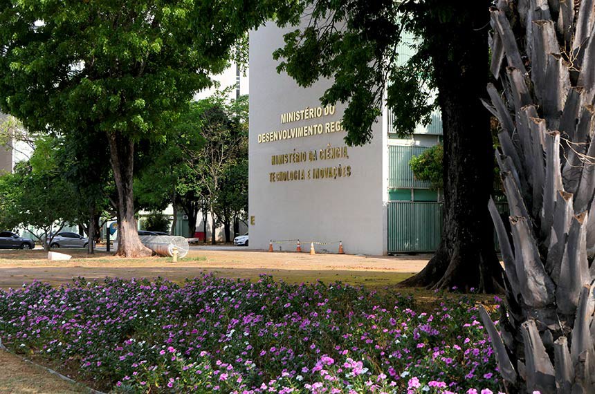 Fachada do bloco E, na Esplanada dos Ministérios, o qual fazem parte o Ministério do Desenvolvimento Regional e o Ministério da Ciência, Tecnologia e Inovações (MCTI).  Foto: Roque de Sá/Agência Senado