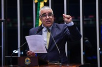 Girão pede ao STJ agilidade em processo sobre compra de respiradores