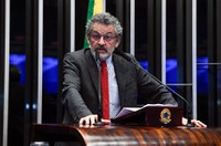 Paulo Rocha pede que Congresso barre projetos que prejudicam povos indígenas