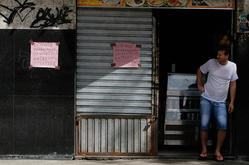 Rio de Janeiro tem o primeiro dia de comércio fechado por determinação da prefeitura 