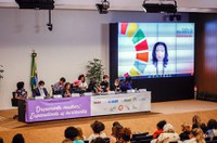 Parlamentares cobram investimentos em políticas para mulheres