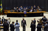 Congresso mantém veto à lei que determina retorno ao trabalho de gestantes vacinadas