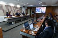 É preciso regular inteligência artificial sem afetar inovação, dizem debatedores