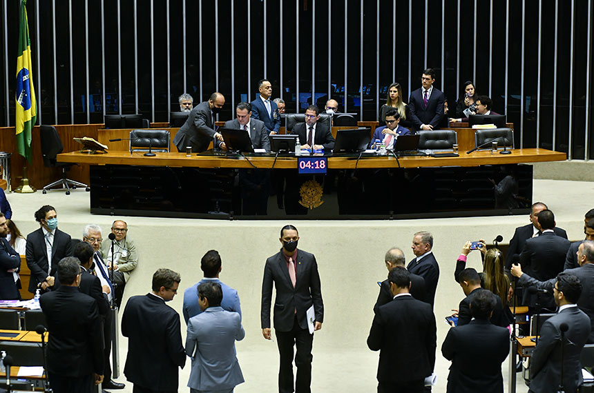 Esvaziada, sessão do Congresso é encerrada sem análise de vetos de Bolsonaro