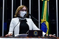 Zenaide diz que caderneta da gestante legaliza violência obstétrica