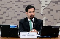 Incentivo a veículos elétricos passa na CCT