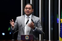 Weverton: governo do MA deve buscar solução urgente para problema de 'ferryboats'