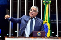 Girão defende votação de projetos que sustam decretos do governo sobre armamento