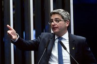 Carlos Portinho é anunciado em Plenário como novo líder do governo no Senado