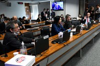 CRA fará audiências sobre projeto que flexibiliza regras para agrotóxicos