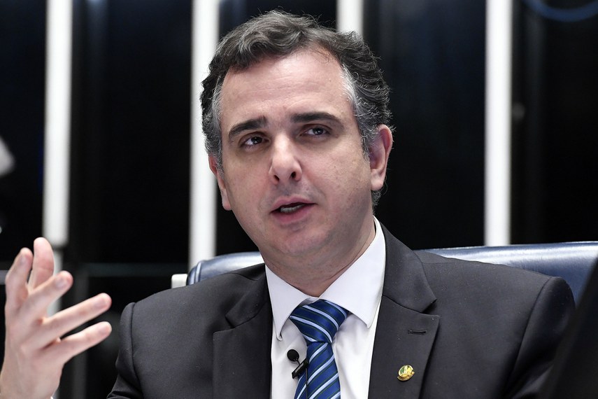 Rodrigo Pacheco é favorável à criação de uma conta de estabilização de preços dos combustíveis