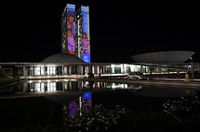 Iluminação especial do Congresso Nacional homenageia o Dia Mundial do Refugiado