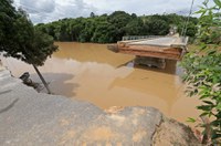 Promulgada lei que libera R$ 479,8 milhões para cidades atingidas pela chuva