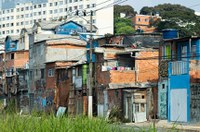 Destinação de recursos para regularização de favelas está na pauta da CAE