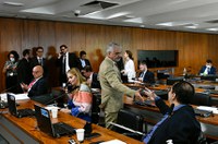 Profissão de salva-vidas é aprovada na CCJ; texto volta à CAS