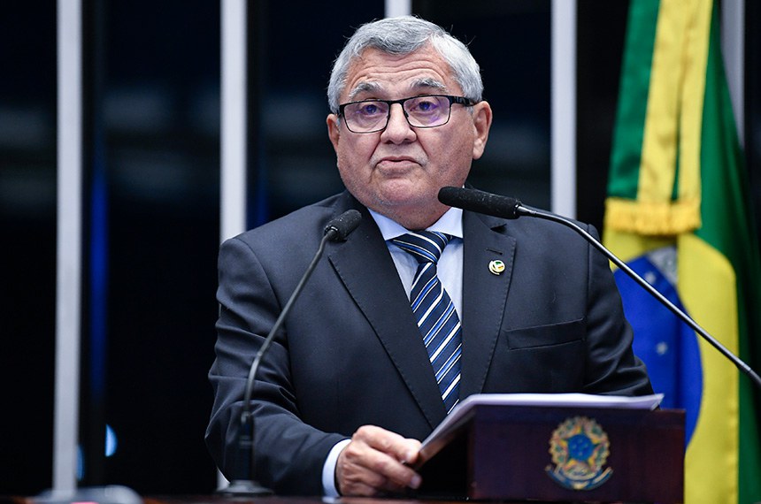 Plenário do Senado Federal durante sessão deliberativa ordinária semipresencial.  Na ordem do dia, o PL 940/2022, que aumenta os limites para o desconto e concede incentivo extra para doações a ações desportivas de inclusão social. Também deve ser analisada a MP 1.107/2022,  que institui o Programa de Simplificação do Microcrédito Digital para Empreendedores, o SIM Digital. Na pauta, ainda, a MP 1.111/2022, que libera R$ 1,2 bilhão a agricultores atingidos pela seca.   Em discurso, à tribuna, relator da MP 1.111/2022, senador Roberth Bringel (União-MA).  Foto: Roque de Sá/Agência Senado